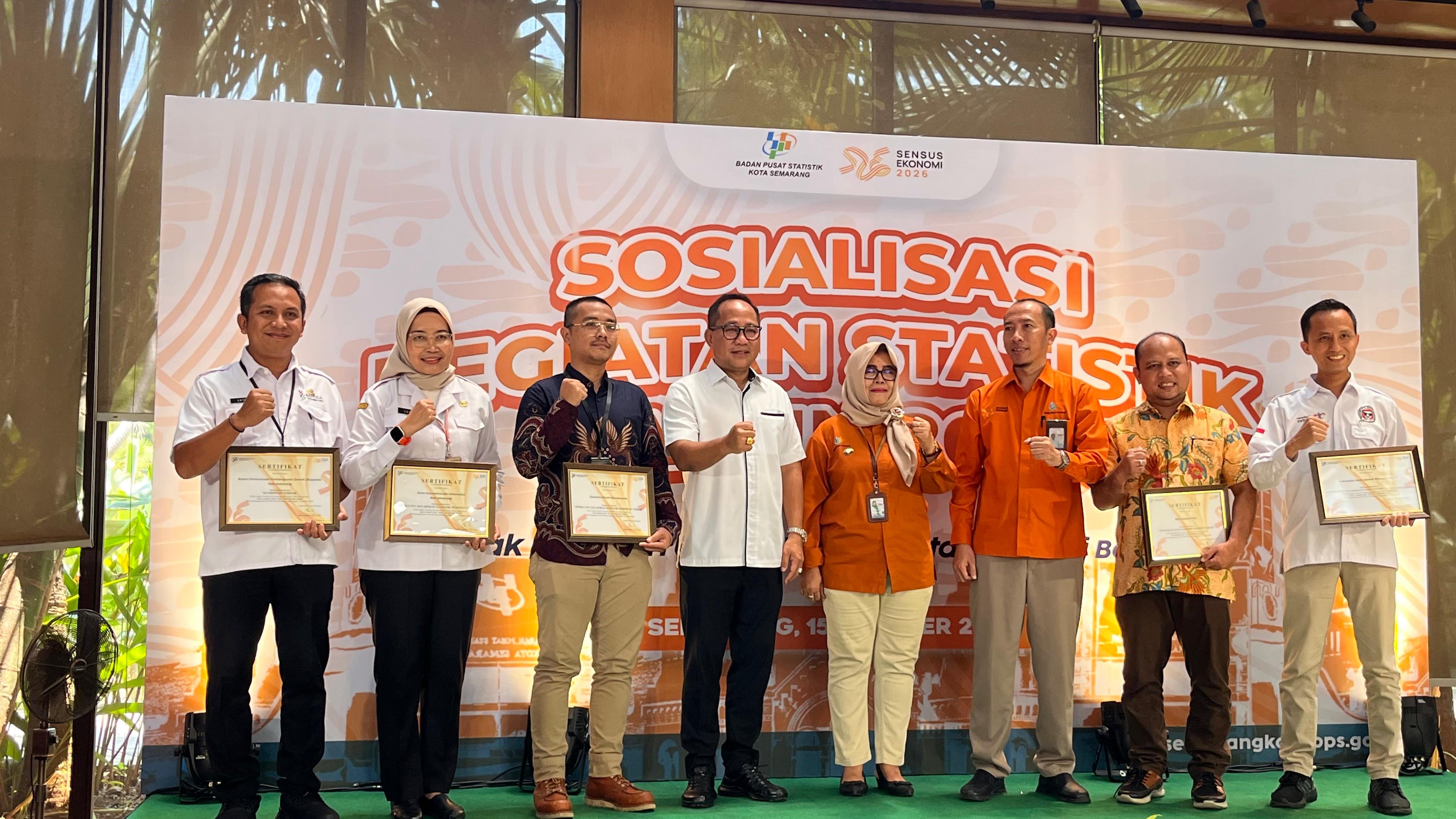 Diskominfo Kota Semarang Raih Penghargaan Sinergi dan Kolaborasi Kategori Pemerintah Terbaik dari BPS Kota Semarang